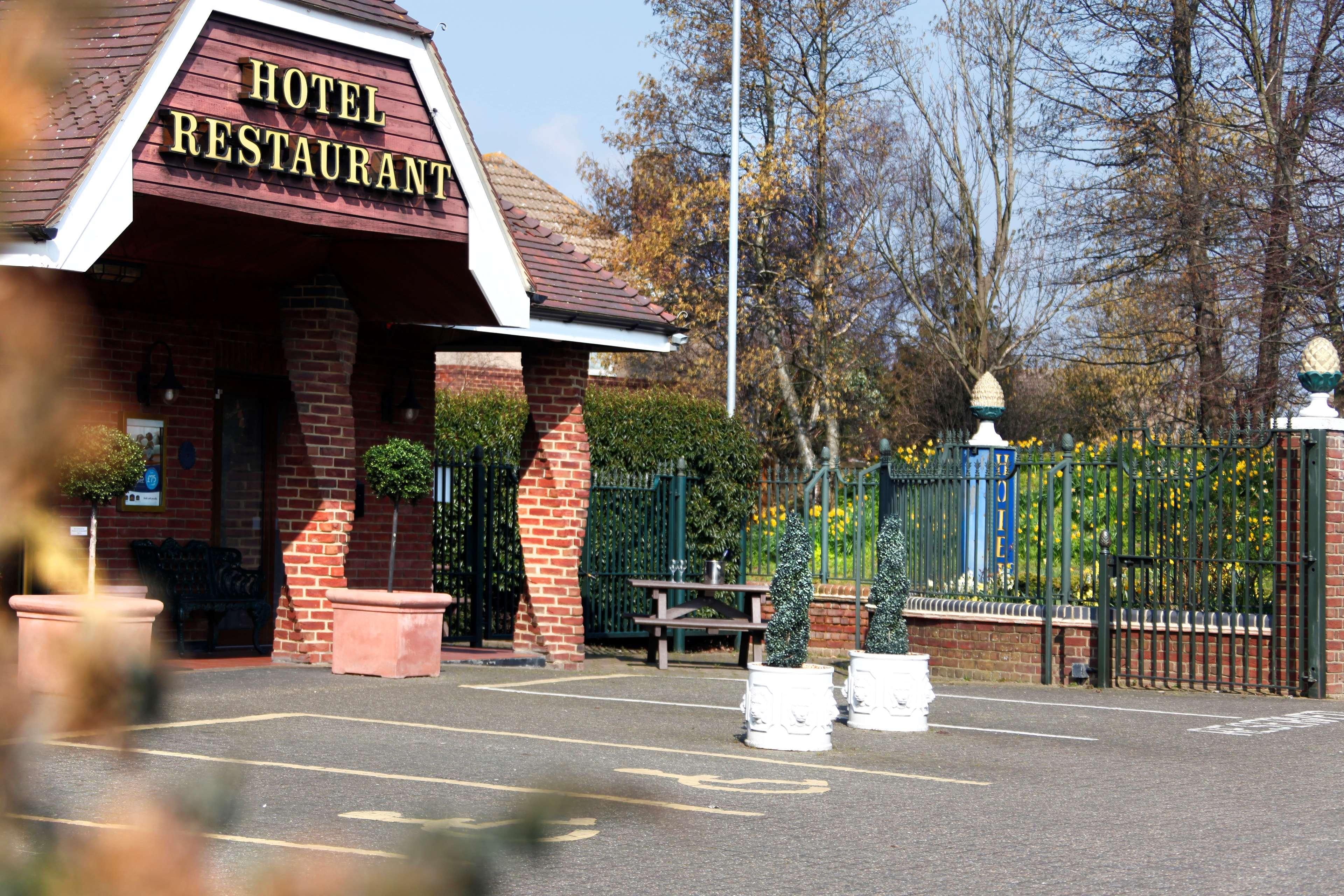 Best Western Manor Hotel Грейвсенд Екстериор снимка