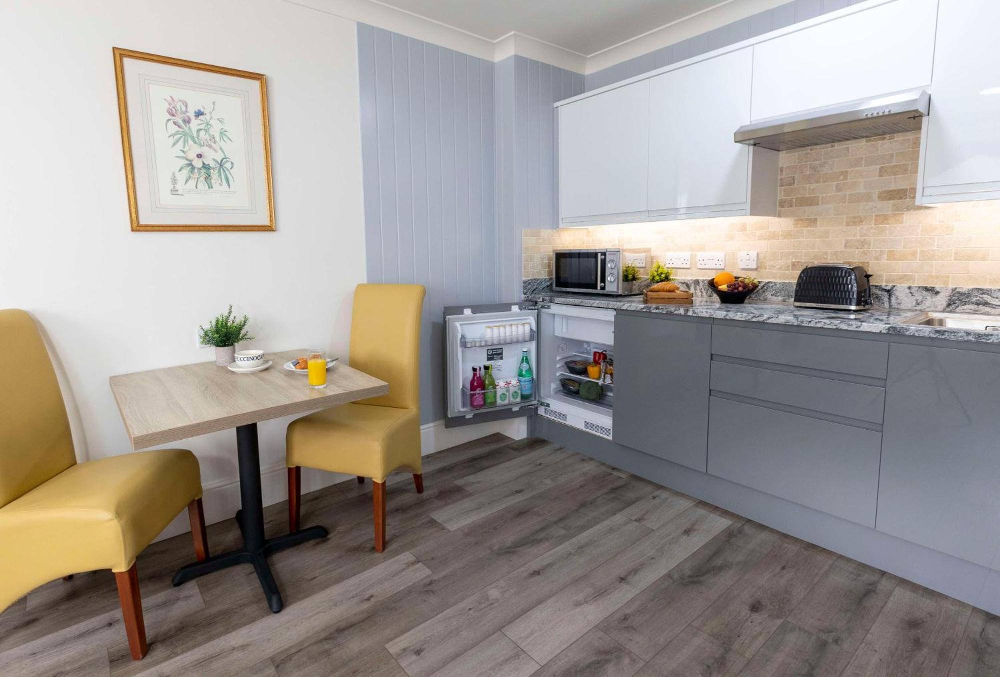 Best Western Manor Hotel Грейвсенд Екстериор снимка