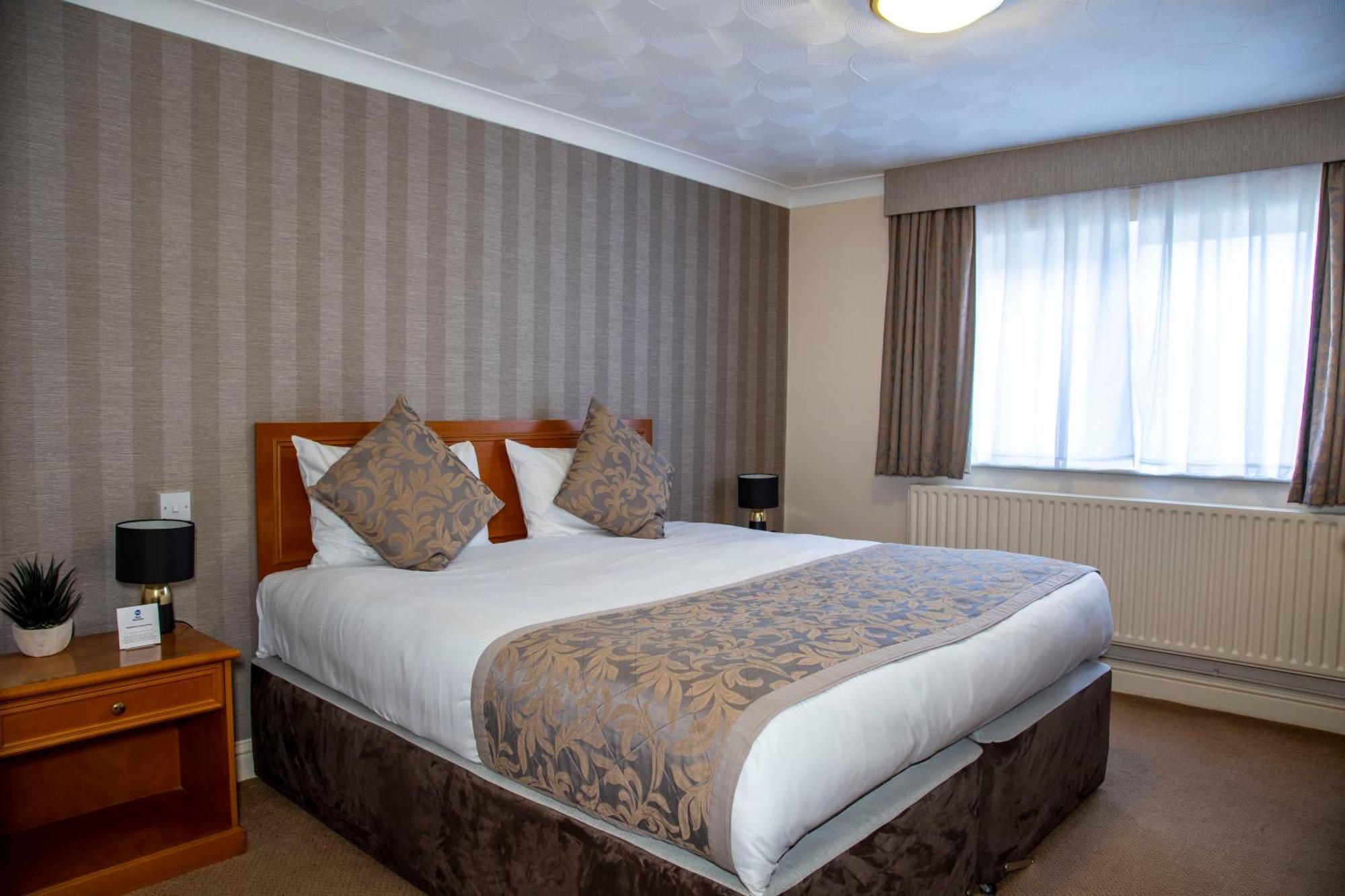Best Western Manor Hotel Грейвсенд Екстериор снимка