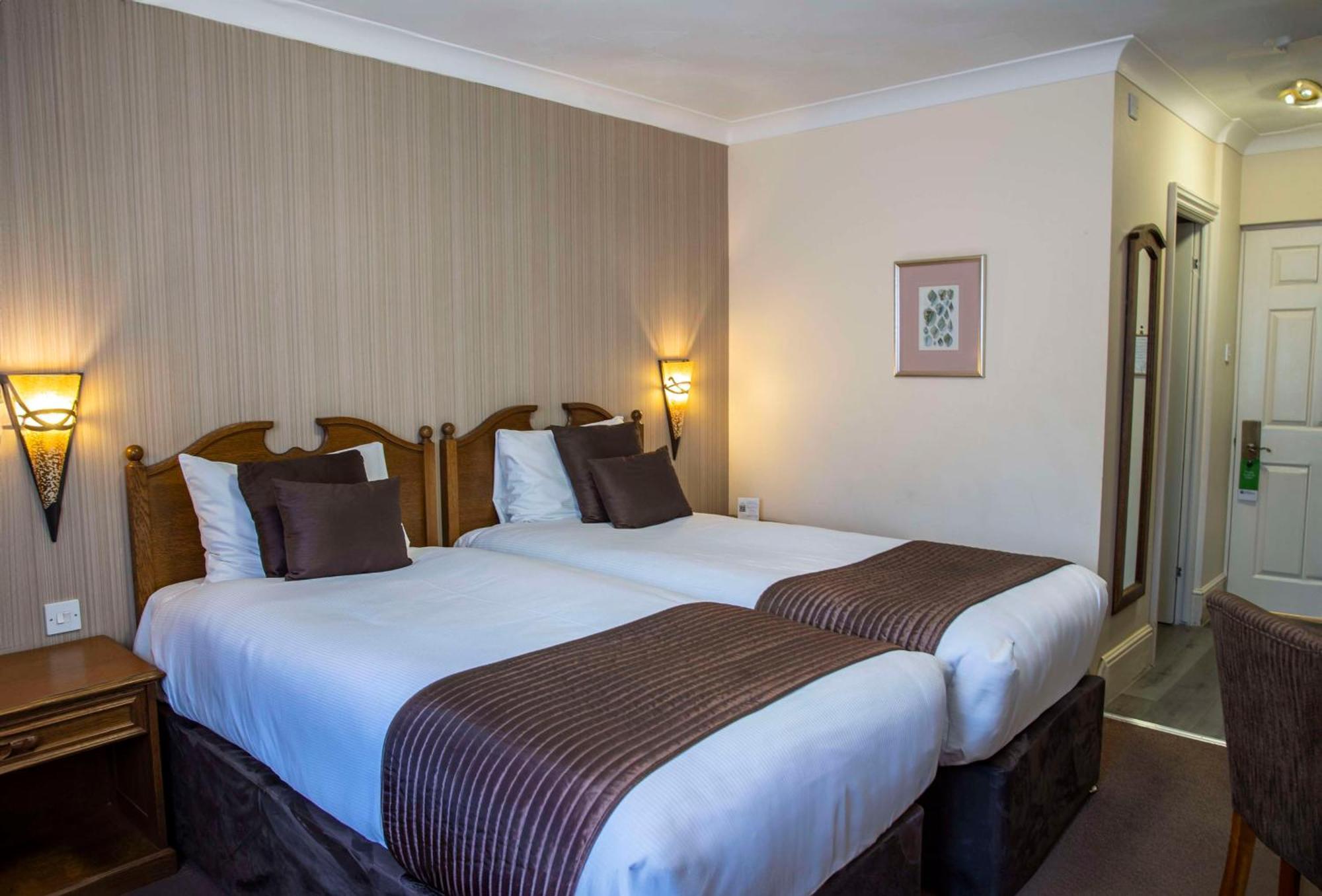 Best Western Manor Hotel Грейвсенд Екстериор снимка