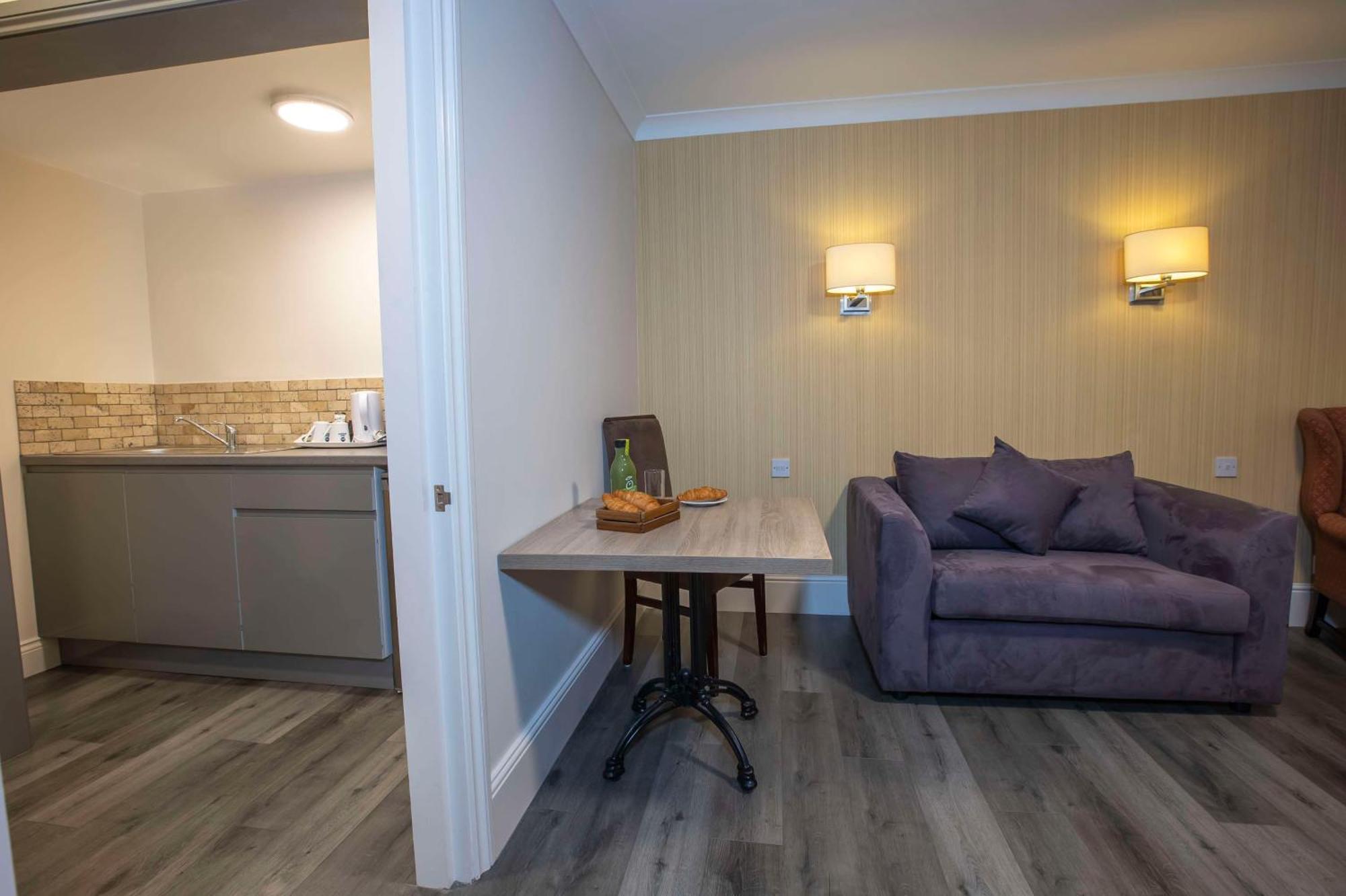 Best Western Manor Hotel Грейвсенд Екстериор снимка